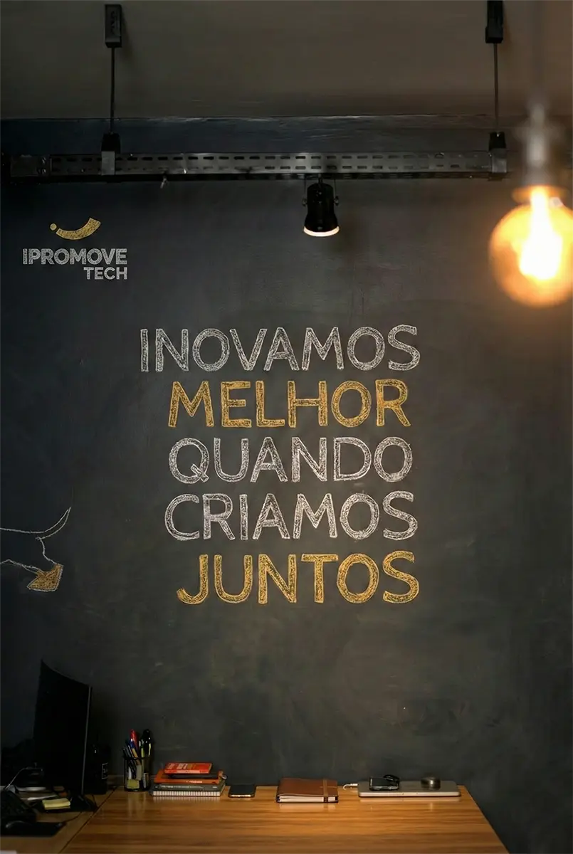 Time Ipromove Tech colaborando em reunião